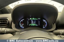 Toyota Yaris Cross SUV 1.5 Hybrid Dynamic Force 2022 full