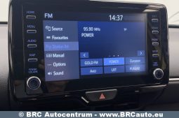 Toyota Yaris Cross SUV 1.5 Hybrid Dynamic Force 2022 full