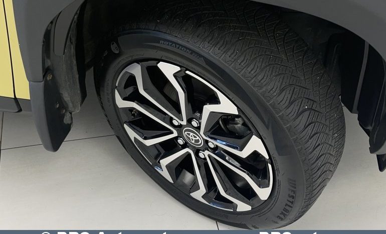 Toyota Yaris Cross SUV 1.5 Hybrid Dynamic Force 2022 full