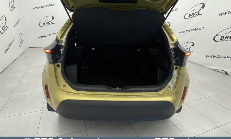Toyota Yaris Cross SUV 1.5 Hybrid Dynamic Force 2022 full