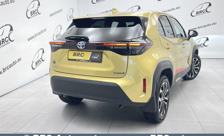 Toyota Yaris Cross SUV 1.5 Hybrid Dynamic Force 2022 full