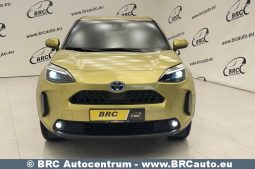 Toyota Yaris Cross SUV 1.5 Hybrid Dynamic Force 2022 full
