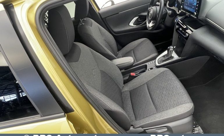 Toyota Yaris Cross SUV 1.5 Hybrid Dynamic Force 2022 full