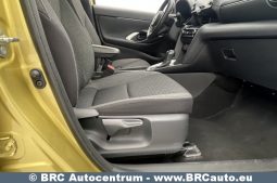 Toyota Yaris Cross SUV 1.5 Hybrid Dynamic Force 2022 full