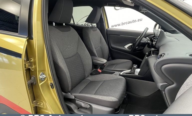 Toyota Yaris Cross SUV 1.5 Hybrid Dynamic Force 2022 full