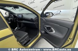 Toyota Yaris Cross SUV 1.5 Hybrid Dynamic Force 2022 full