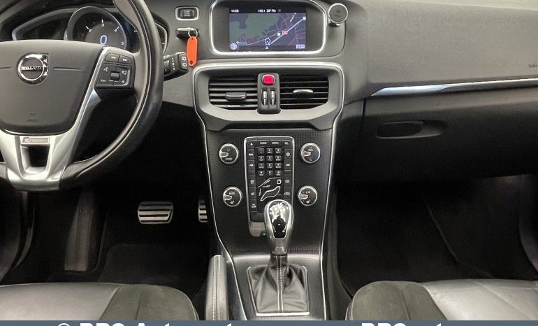 Volvo V40 D3 R-Design Automatas 2018 full