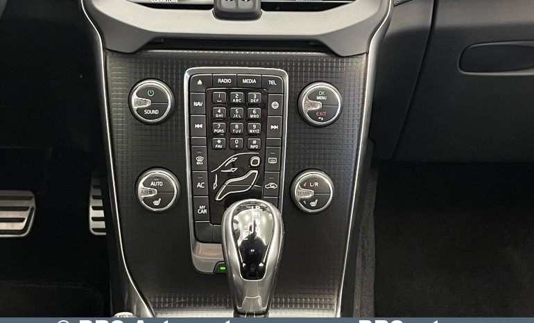 Volvo V40 D3 R-Design Automatas 2018 full
