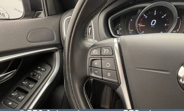 Volvo V40 D3 R-Design Automatas 2018 full