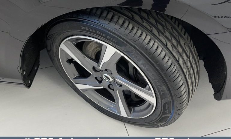Volvo V40 D3 R-Design Automatas 2018 full