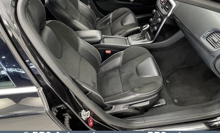 Volvo V40 D3 R-Design Automatas 2018 full