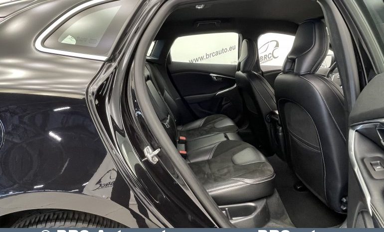 Volvo V40 D3 R-Design Automatas 2018 full