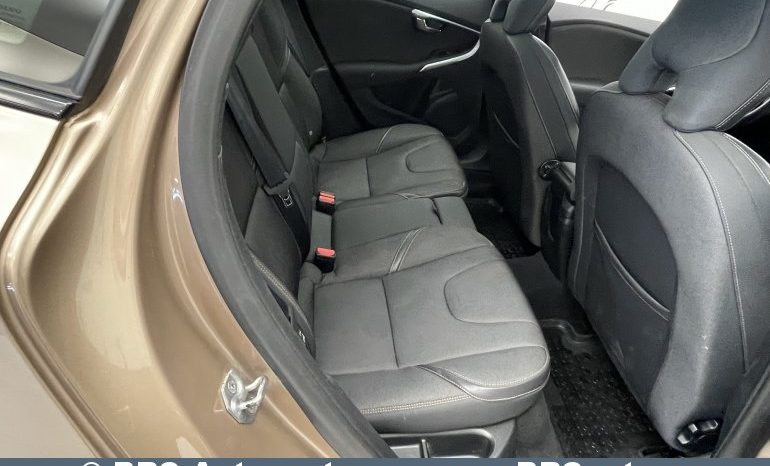 Volvo V40 Cross Country D4 Automatas 2015 full