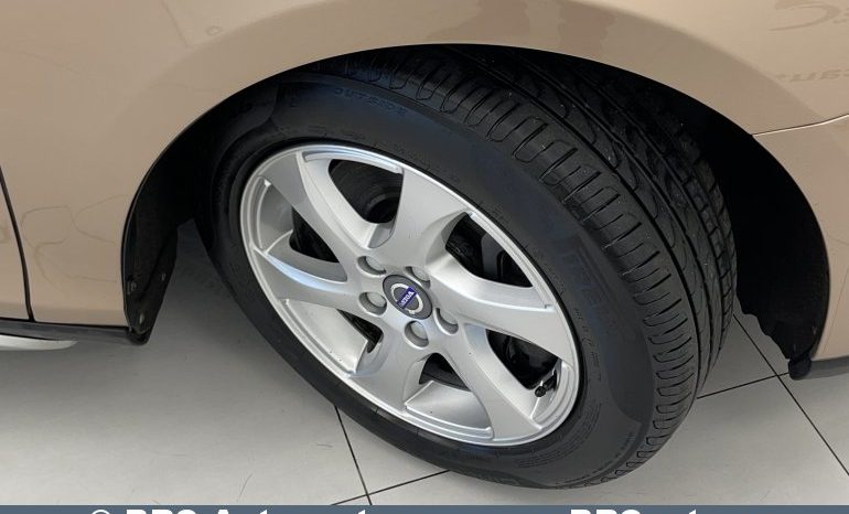Volvo V40 Cross Country D4 Automatas 2015 full