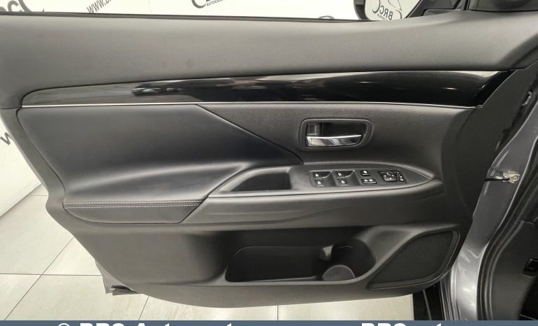 Mitsubishi Outlander 2.0 4WD Automatas 2019 full