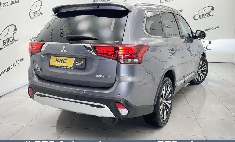 Mitsubishi Outlander 2.0 4WD Automatas 2019 full