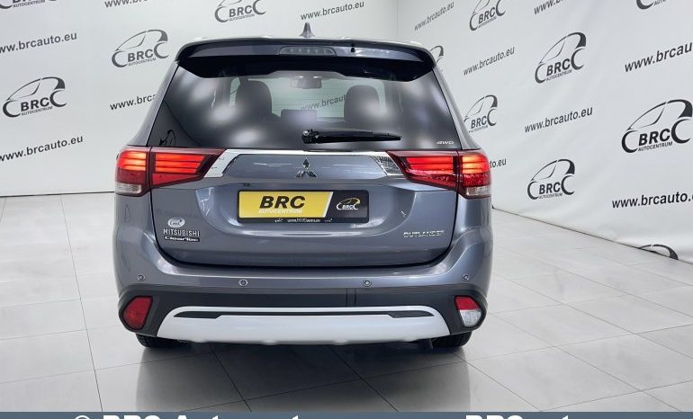 Mitsubishi Outlander 2.0 4WD Automatas 2019 full