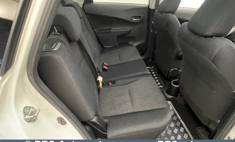 Toyota Verso-S 1.3i 2012 full