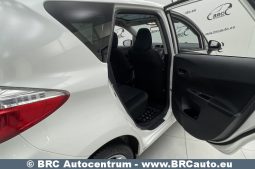 Toyota Verso-S 1.3i 2012 full