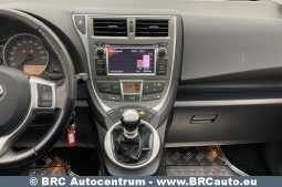 Toyota Verso-S 1.3i 2012 full