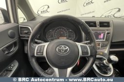 Toyota Verso-S 1.3i 2012 full