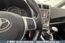 Toyota Verso-S 1.3i 2012 full