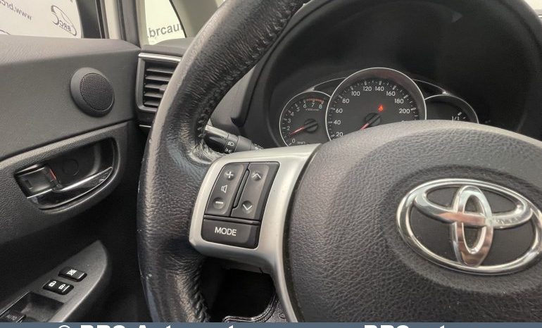 Toyota Verso-S 1.3i 2012 full