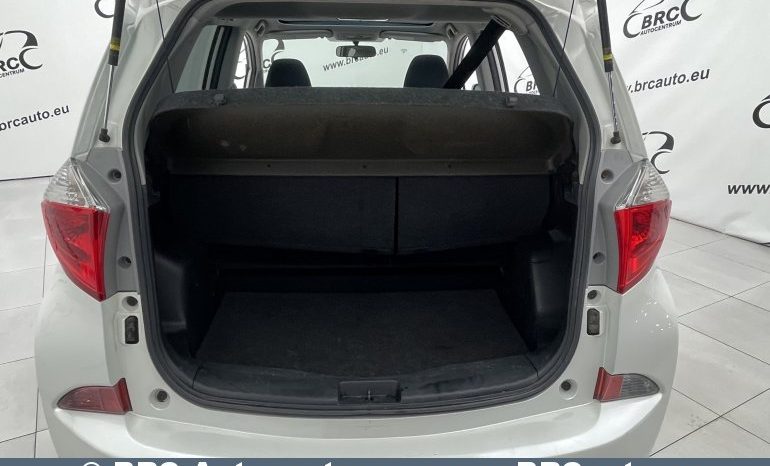 Toyota Verso-S 1.3i 2012 full