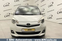 Toyota Verso-S 1.3i 2012 full