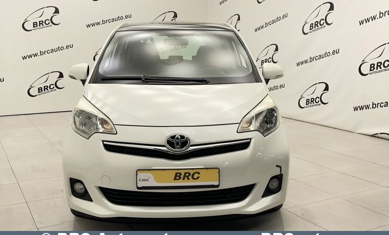 Toyota Verso-S 1.3i 2012 full
