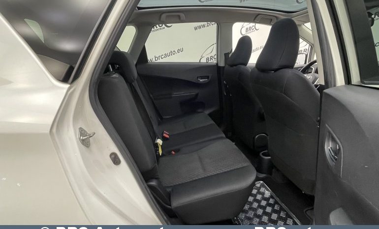 Toyota Verso-S 1.3i 2012 full