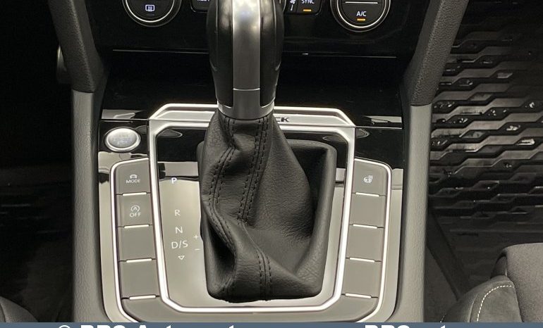 Volkswagen Passat Alltrack 2.0 TDI 4Motion Automatas 2018 full
