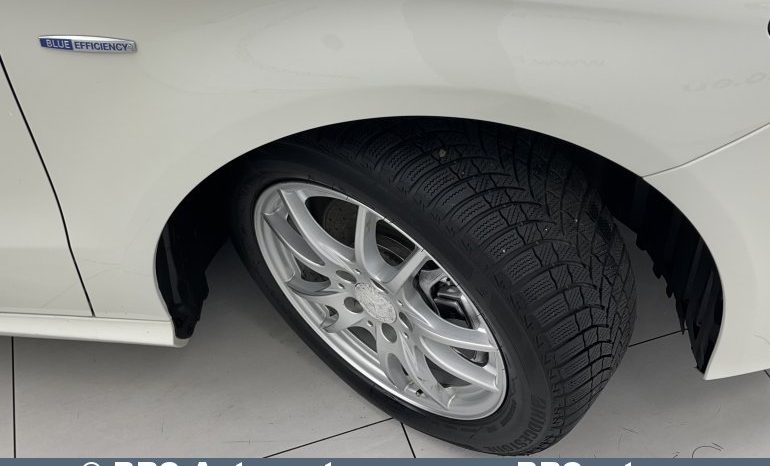 Mercedes-Benz B 180 Automatas 2012 full