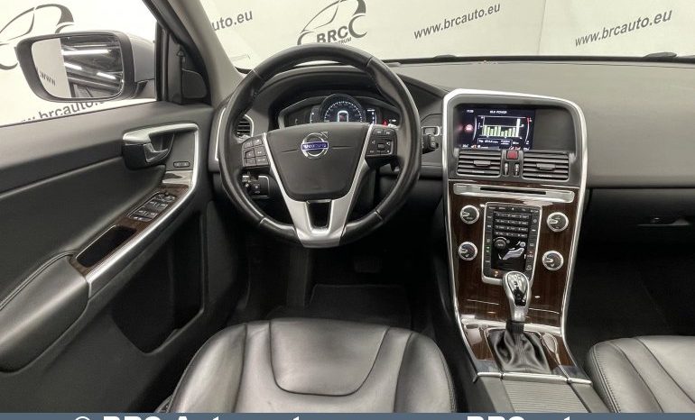 Volvo XC 60 D5 AWD Automatas 2017 full