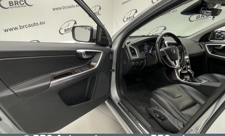 Volvo XC 60 D5 AWD Automatas 2017 full