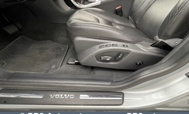Volvo XC 60 D5 AWD Automatas 2017 full