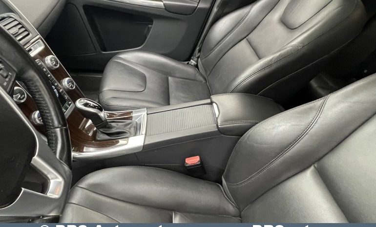 Volvo XC 60 D5 AWD Automatas 2017 full