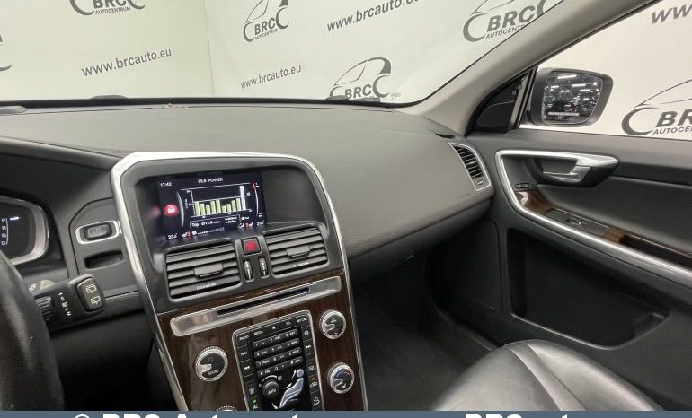 Volvo XC 60 D5 AWD Automatas 2017 full
