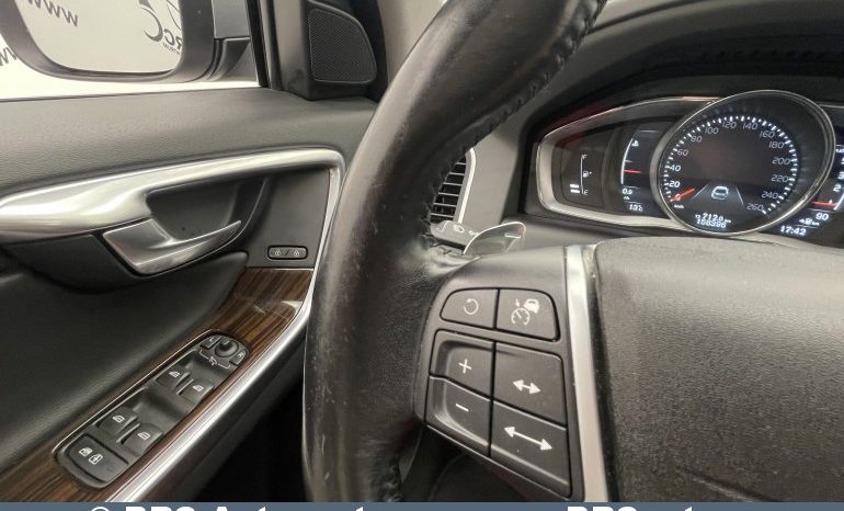 Volvo XC 60 D5 AWD Automatas 2017 full