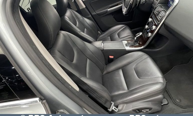 Volvo XC 60 D5 AWD Automatas 2017 full