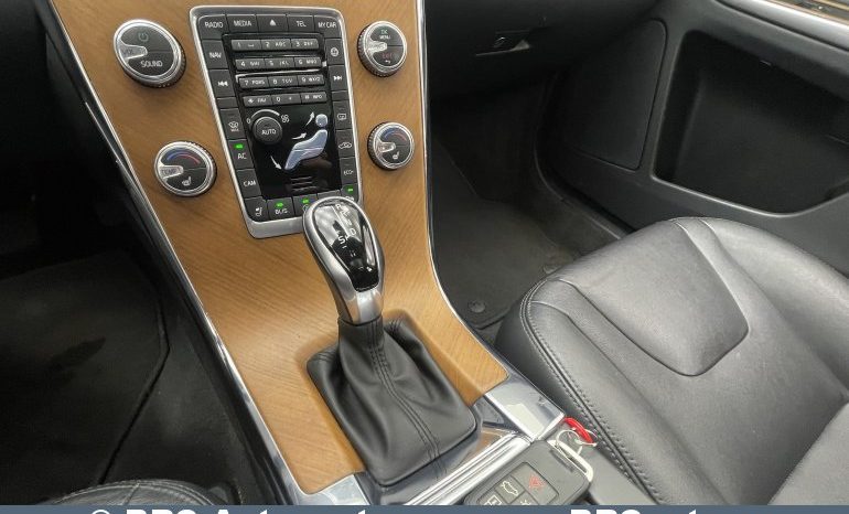 Volvo XC 60 T5 Automatas 2017 full
