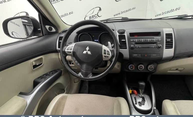 Mitsubishi Outlander 2WD Automatas 2011 full