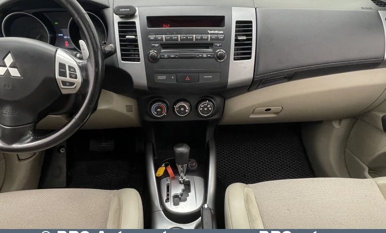 Mitsubishi Outlander 2WD Automatas 2011 full
