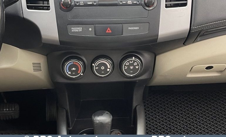 Mitsubishi Outlander 2WD Automatas 2011 full