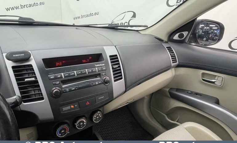 Mitsubishi Outlander 2WD Automatas 2011 full