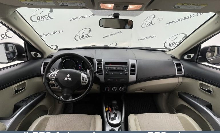 Mitsubishi Outlander 2WD Automatas 2011 full