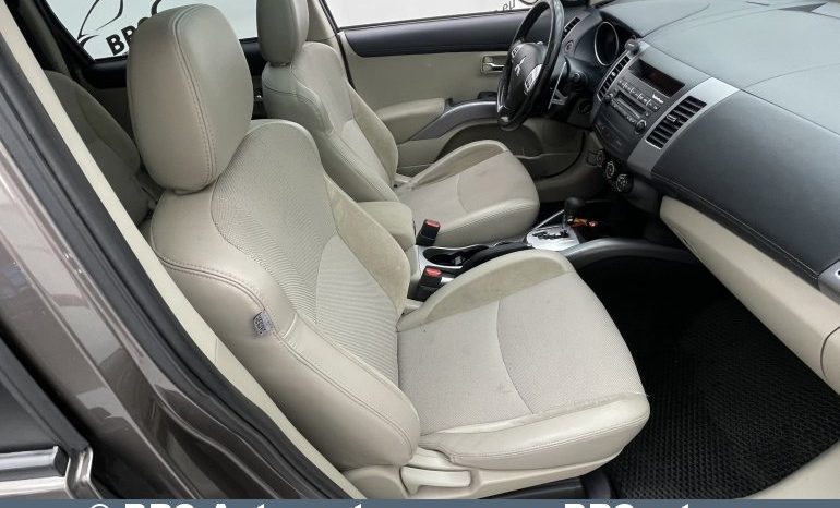 Mitsubishi Outlander 2WD Automatas 2011 full
