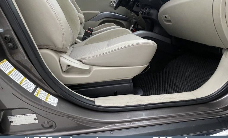 Mitsubishi Outlander 2WD Automatas 2011 full