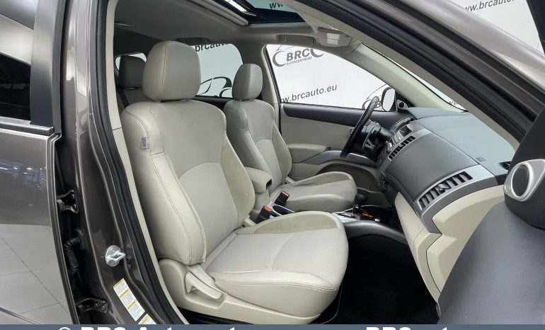 Mitsubishi Outlander 2WD Automatas 2011 full