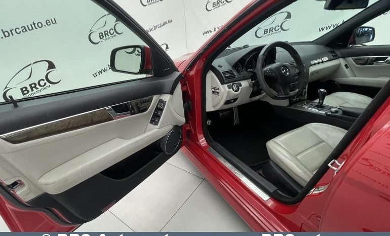 Mercedes-Benz C 63 AMG Automatas DĖŽĖS DEFEKTAS 2009 full